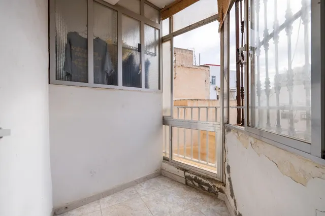 Vivienda en el centro de Almería para reformar. — 9