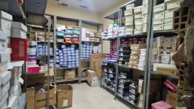 Local comercial con amplio escaparate en Puerta del Sur — 16