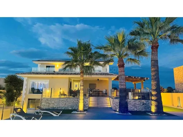 Villa 4 habitaciones 350m² en venta - Pueblo — 3