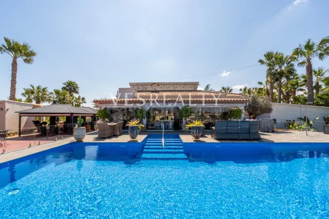 Villa de Lujo 4 habitaciones 230m² en venta - Catral - Campo