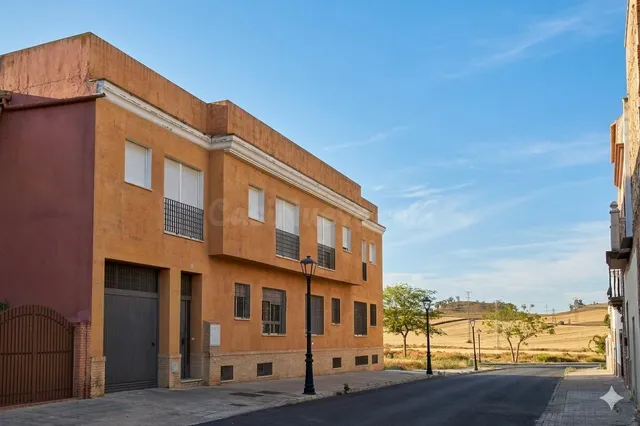 EDIFICIO CON ALTO POTENCIAL DE RENTABILIDAD: 75 habitaciones - foto 4