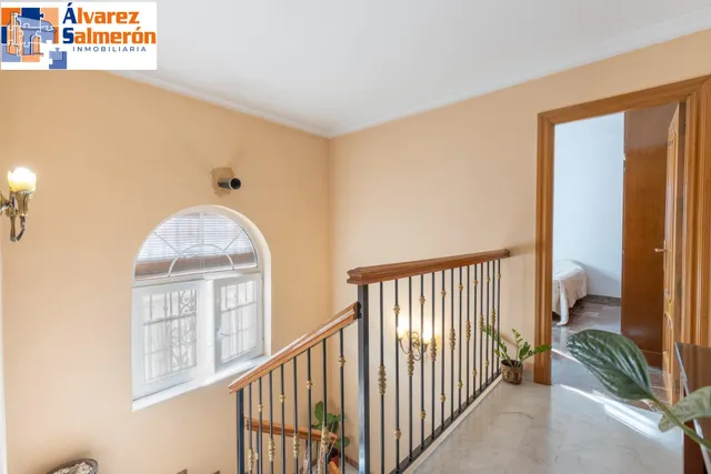 Casa en esquina en venta en Las Gabias — 25