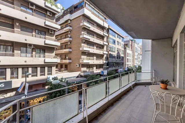 GRAN PISO EN CALLE RECOGIDAS — 2
