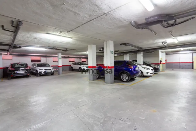 PISO EN EL CENTRO DE ARMILLA, CON GARAJE  Y TRASTERO. — 36