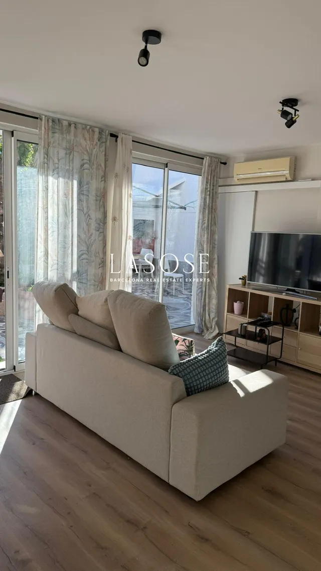 Espectacular piso amueblado con terraza privada en alquiler vacacional en La Collada — 16