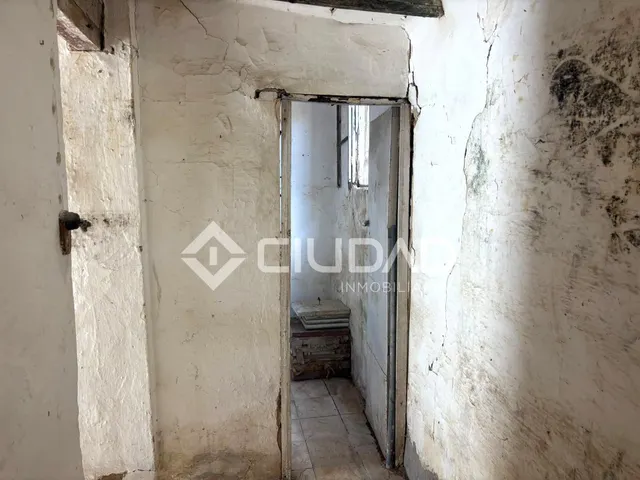 CASA PARA REFORMAR INTEGRAL JUNTO A LAS PILETAS — 13