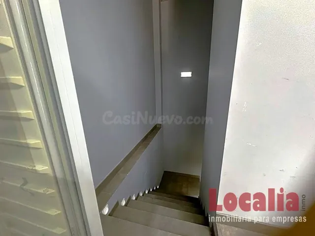 Coqueto y amplio local reformado en Torrelavega. — 4