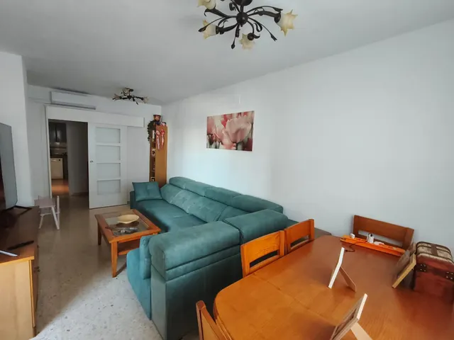 ¡Ideal para familias! Piso de 3 dormitorios con terraza, piscina y jardines en Torremolinos — 27