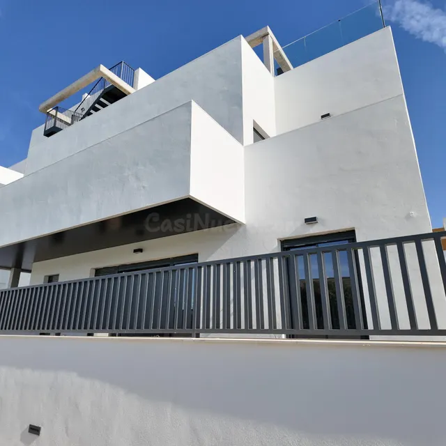 VIVIENDA EN ZONA  EL PATRIARCA!!!!!! — 2