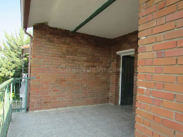 OPORTINIDAD DE INVERSOS DE DOS CHALETS EN PARCELA COMPARTIDA - foto 2