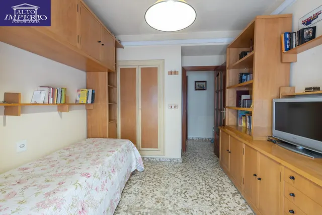 Amplia vivienda en pleno centro de Granada — 27