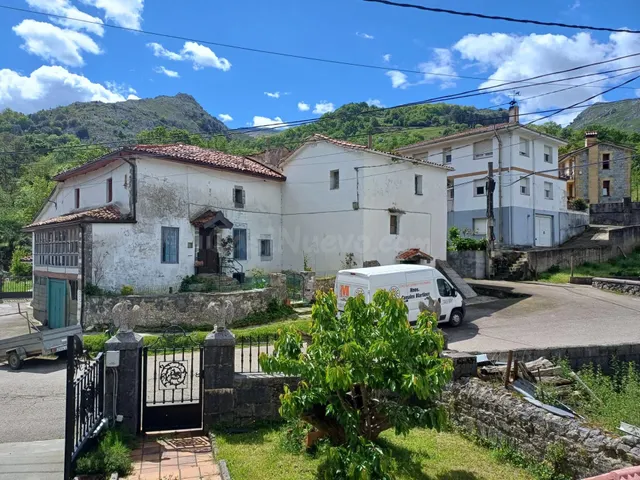CASA DE PIEDRA DE TRES PLANTAS EN EL CENTRO DE BUSTABLADO (C - foto 5