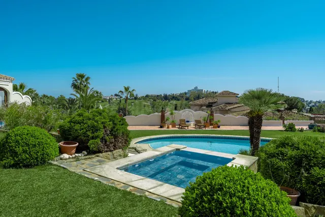 Chalet 4 habitaciones 667m² en venta - Costa del Sol — 2