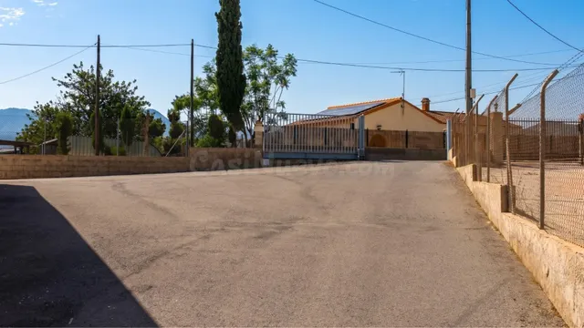 Finca con Nave Industrial en Elche, zona Matola - foto 4