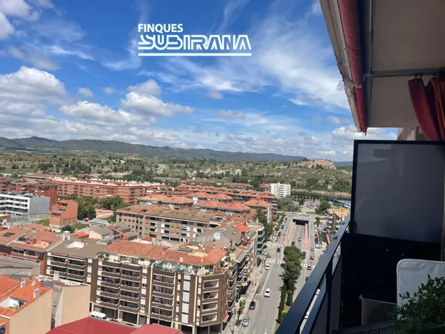 EN VENTA FANTÁSTICO ÁTICO CON VISTAS PANORÁMICAS A IGUALADA. - foto 3
