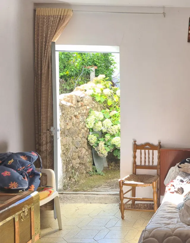 OPORTUNIDAD DE CASA Y EDIFICIO ANEXO EN JARAÍZ DE LA VERA SÓ - foto 2
