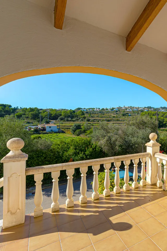 Villa en venta en Les Fonts, Benitachell, con piscina comunitaria y un gran potencial — 8