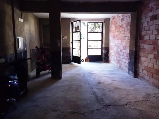 LOCAL COMERCIAL EN ALQUILER CON IDEAL UBICACIÓN — 3
