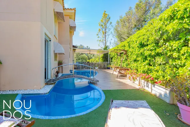 Adosado con 4 habitaciones y piscina en zona colegios - foto 3