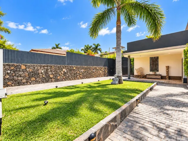 Villa independiente con gran jardín y piscina playa — 6