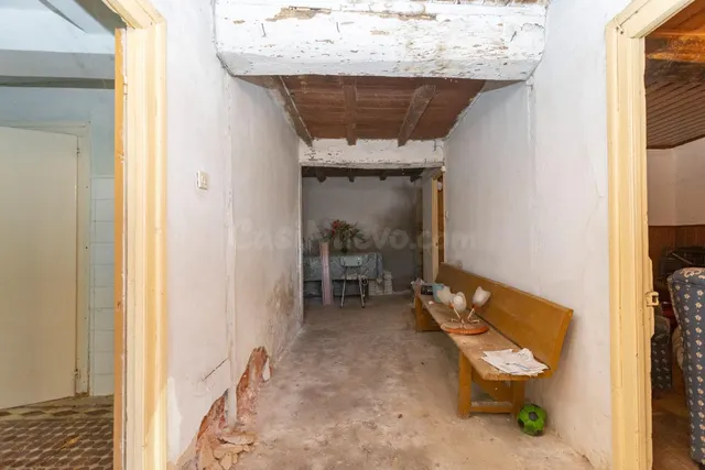 Casona montañesa y cuadra de piedra — 4