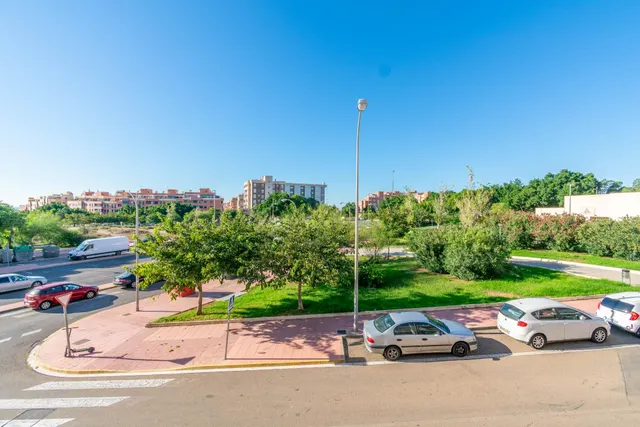 Piso con garaje y trastero en avda. mediterráneo — 37