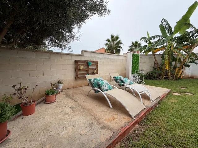 INTERESANTE CHALET EN LA POBLA DE VALLBONA — 28