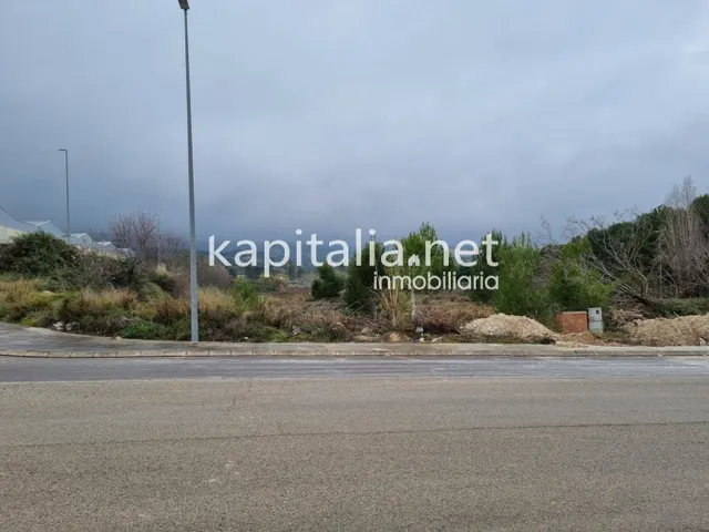 Terreno industrial urbanizado a la venta en Benissoda. — 2