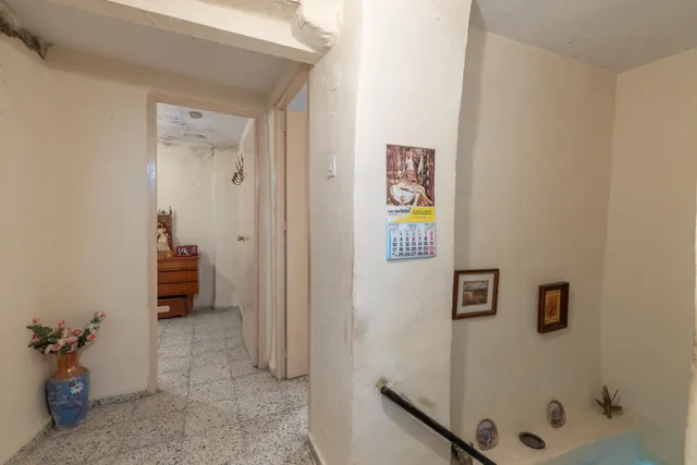 BONITA CASA PARA REFORMAR — 21