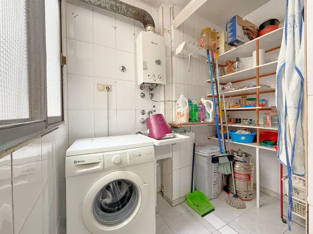 Amplia vivienda con local independiente y plaza de parking i - foto 4