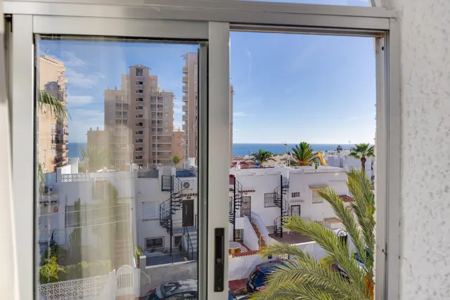 Spacious Apartment in Lomas de Mar, Torrelamata — 8