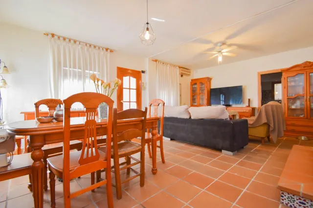 ¿ Quieres un Chalet para reformar a tu gusto y sacarle rentabilidad desde el primer día ?  Este es el tuyo — 24