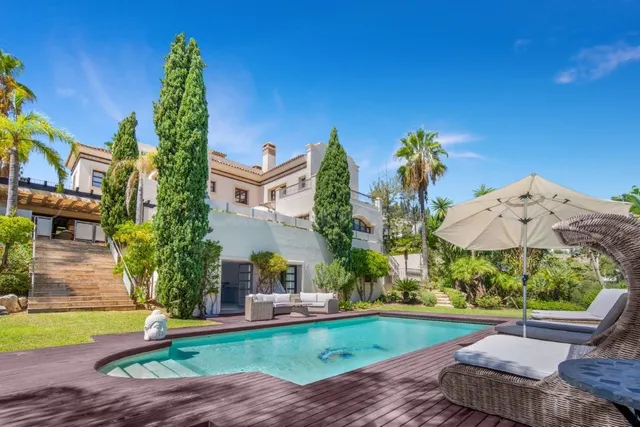 Villa de lujo de 4 dormitorios, 5 baños y vistas al Golf. La