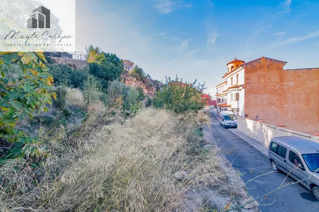 Oportunidad Única: Terreno Urbano en Vélez de Benaudalla - C - foto 2