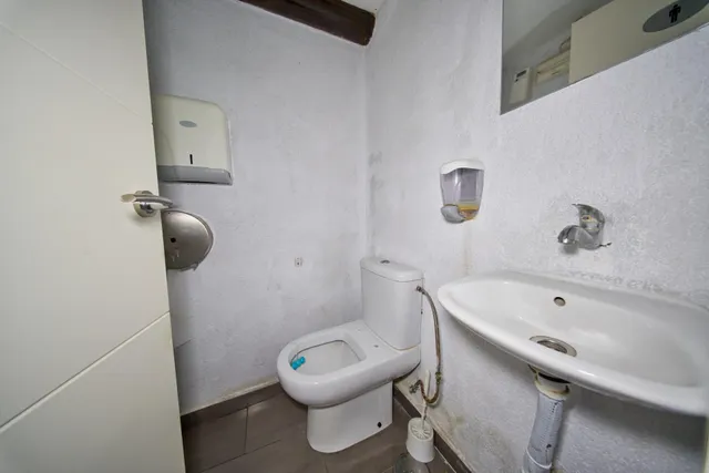 Oportunidad de bar en el corazón de Granada — 25