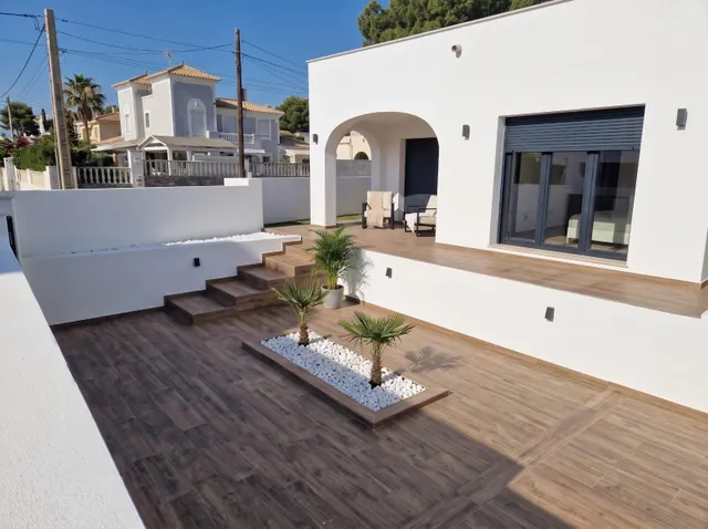 CHALET INDEPENDIENTE DE ESTILO MODERNO CON PISCINA PRIVADA - ZONA LOS BALCONES, TORREVIEJA - — 6