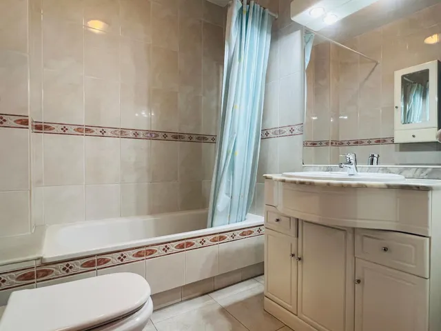 PISO EN CALLE CASTELLANA, EN CAMBRE — 22