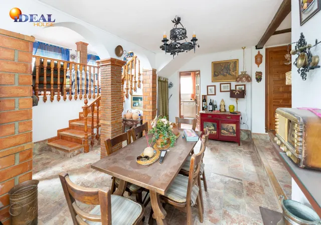 Chalet con gran parcela en Cogollos — 17