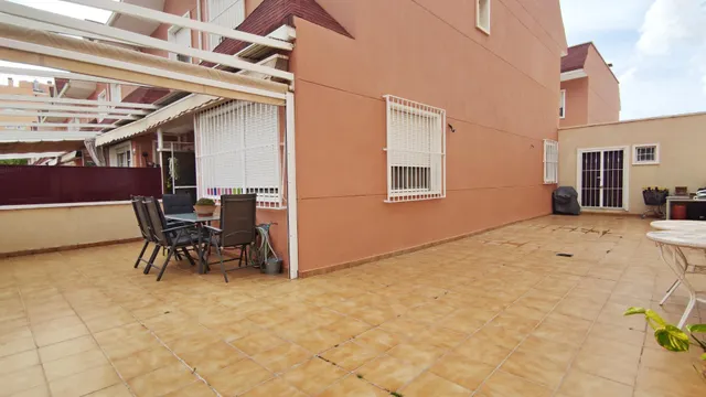 BUNGALOW DE ESQUINA EN ZONA KELME — 37