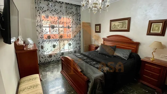 AMPLIO PISO DE 3 DORMITORIOS — 23