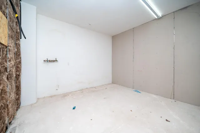 LOCAL DE 284 m2 EN ZONA CASTILLO DE BELLVER — 14
