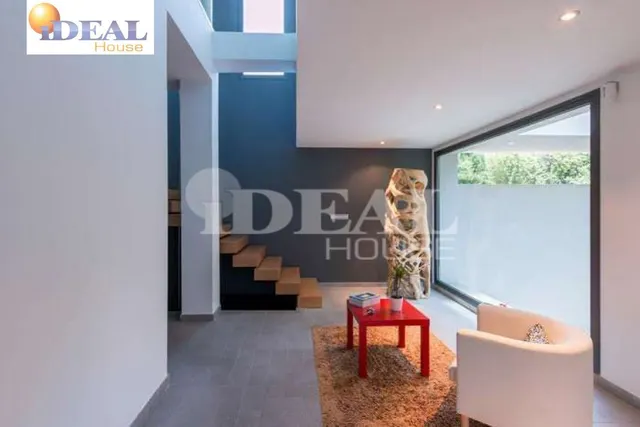 Ref.: A8488G7. Increible chalet de lujo y diseño, parcela 1500 m2,  piscina propia, pista de padel. — 40