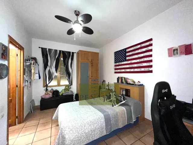 Espectacular chalet a la venta con impresionante jardín interior — 19