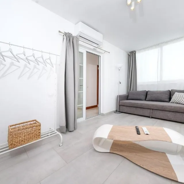 Villa con piscina privada y gran potencial en Playa Blanca — 17
