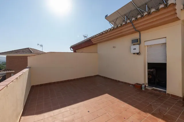 VIVIENDA UNIFAMILIAR ADOSADA EN OGIJARES — 40