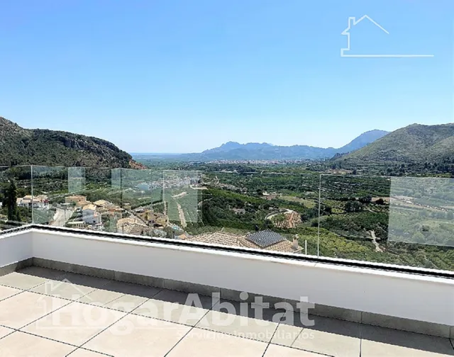 CHALET SEMINUEVO CON PISCINA, GARAJE Y VISTAS DESPEJADAS — 15