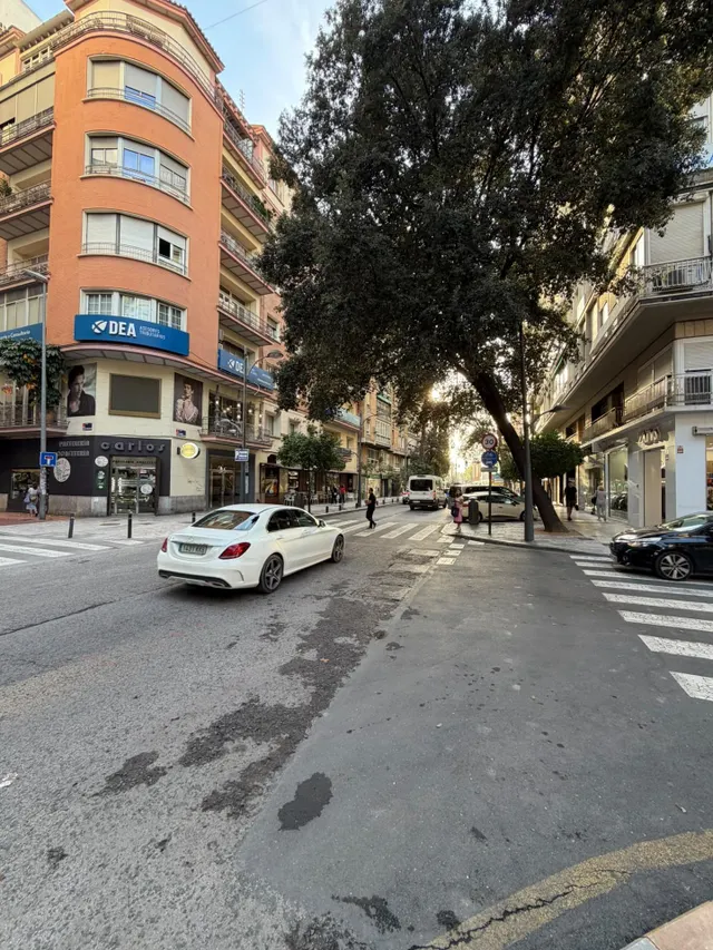 Piso 5 habitaciones 152m² en venta - Avda. de la Constitucion — 7