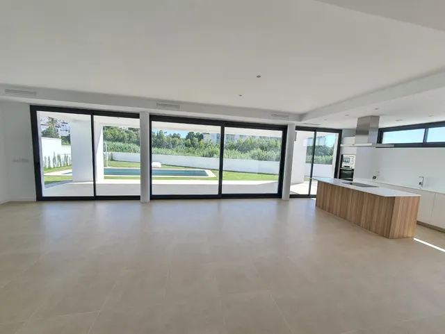 Chalet 4 habitaciones 205m² en venta - Costa del Sol — 14