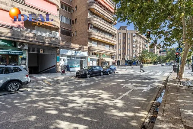 Garaje doble en venta en Urbanización Parque del Genil – Granada Capital — 11