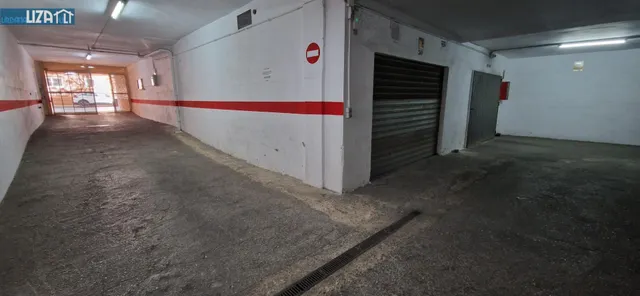 Amplio local comercial a pie de calle — 7